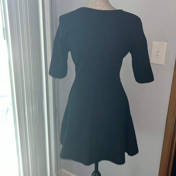 TopShop Black Short Sleeve Thermal Skater Fit & Flare Dress Sz US 6 - Picture 4 of 7